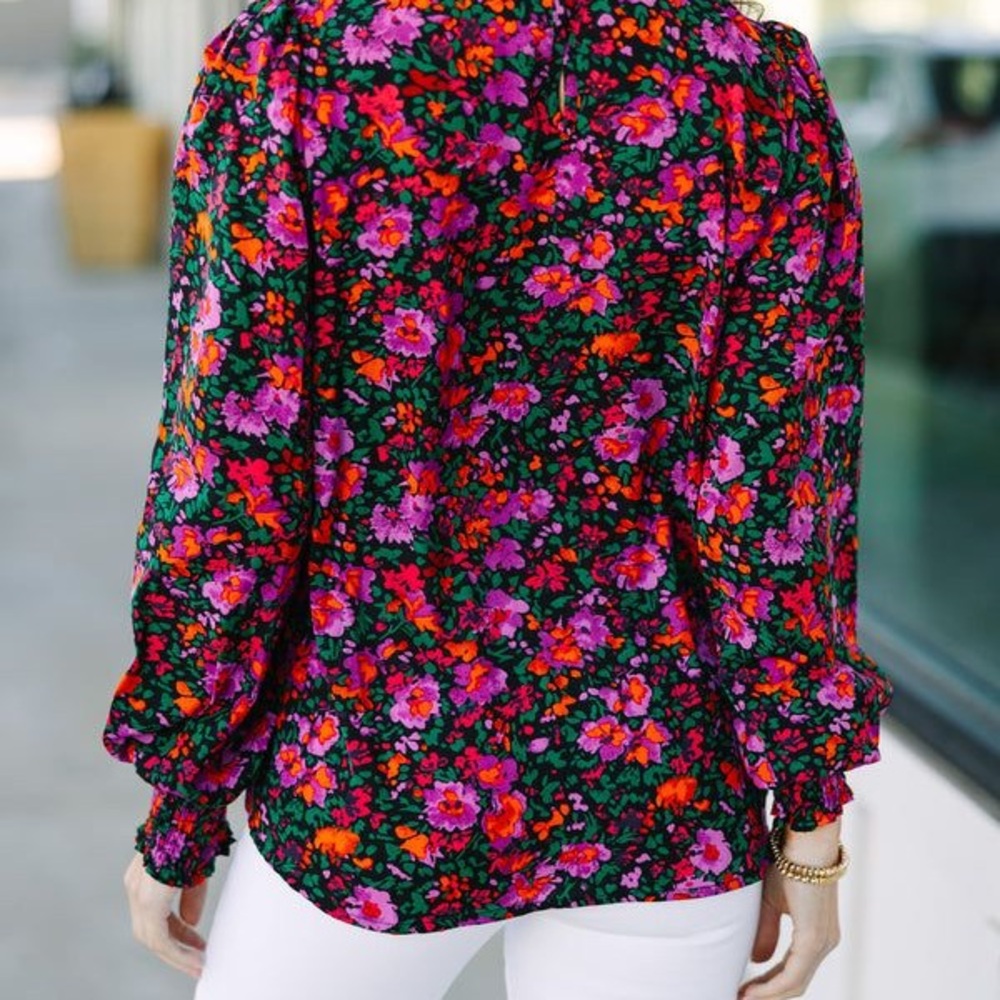 Ruffled Puff Sleeve Blouse in floral purple/green - Picture 3 of 4